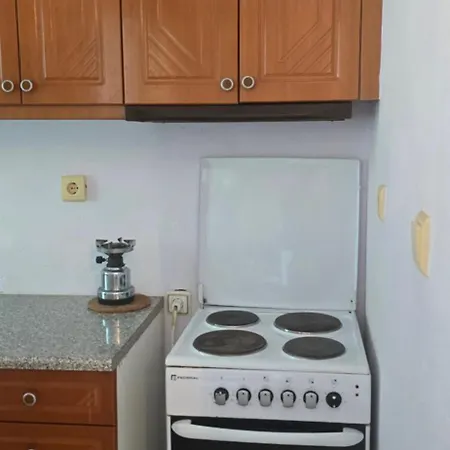 Apartment Nook Traditional 4 4 *