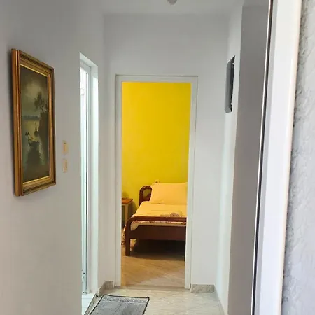 Nook Traditional 4 4 Apartment